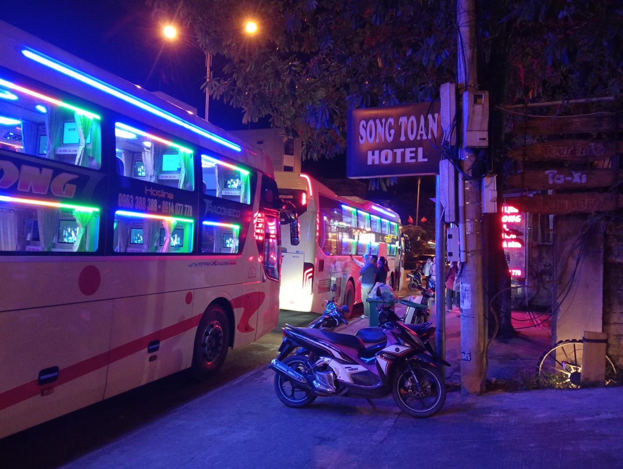 Song Toan Hotel Phong Nha Bagian luar foto