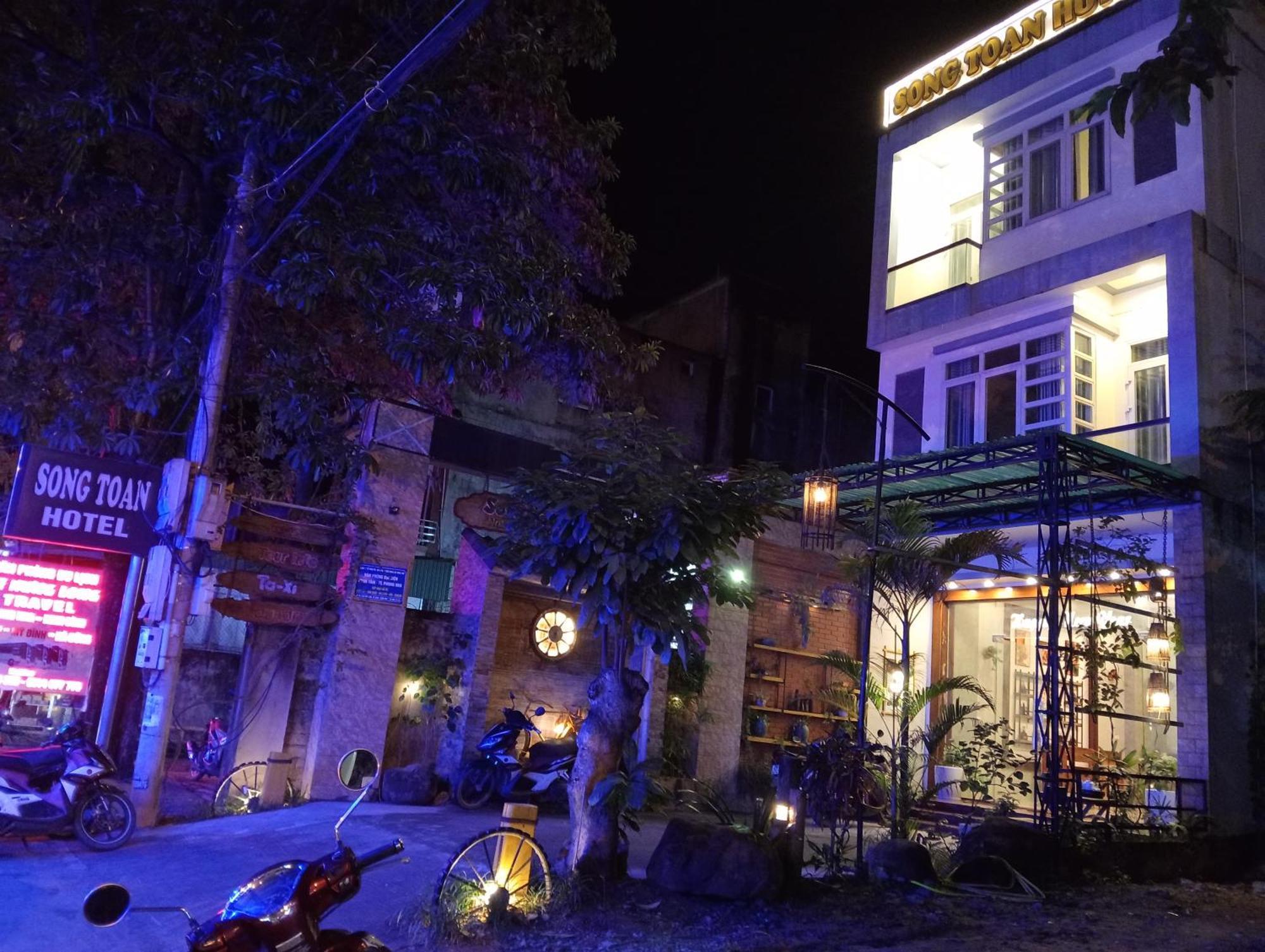Song Toan Hotel Phong Nha Bagian luar foto
